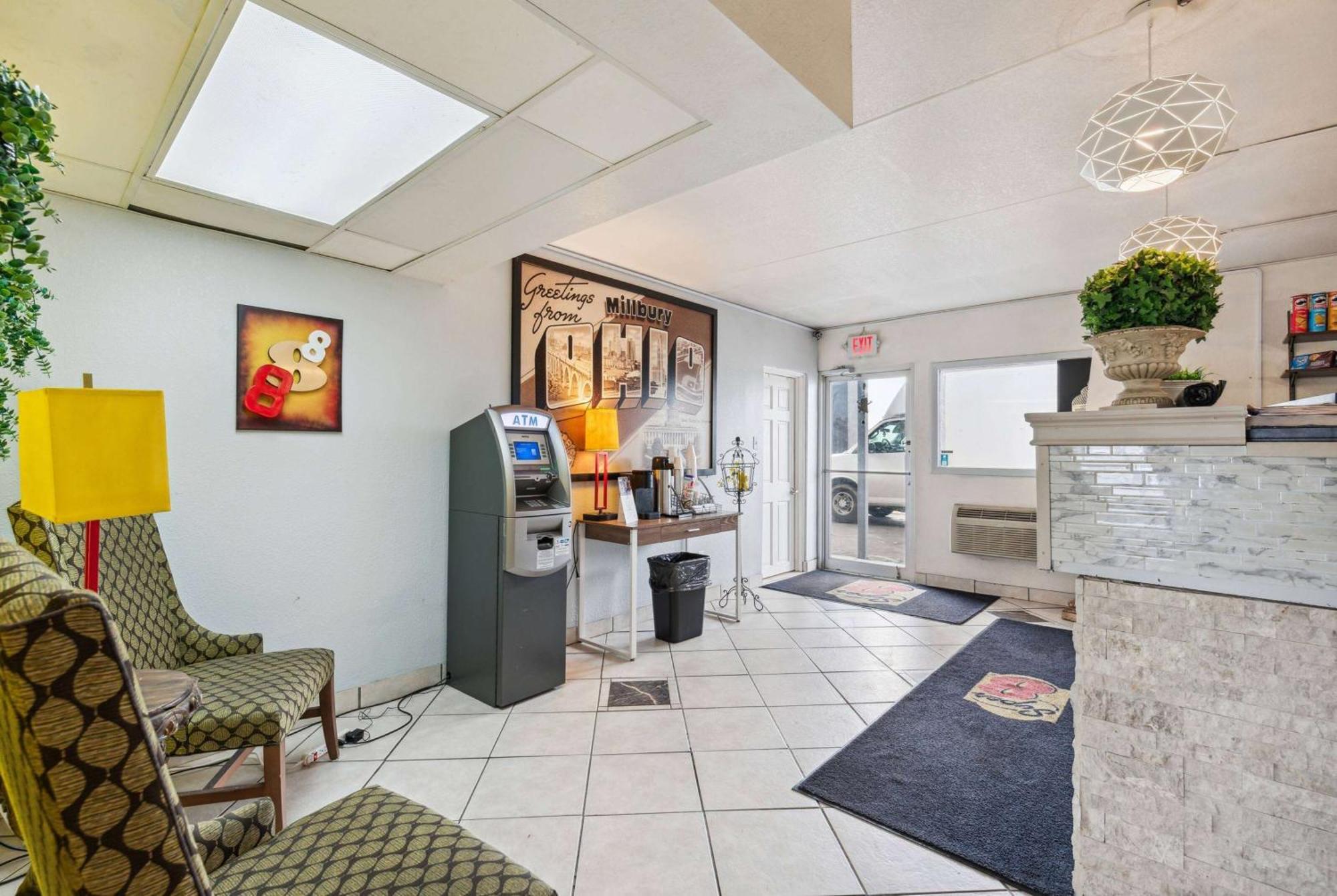 Super 8 By Wyndham Millbury/Toledo Hotel Exterior photo