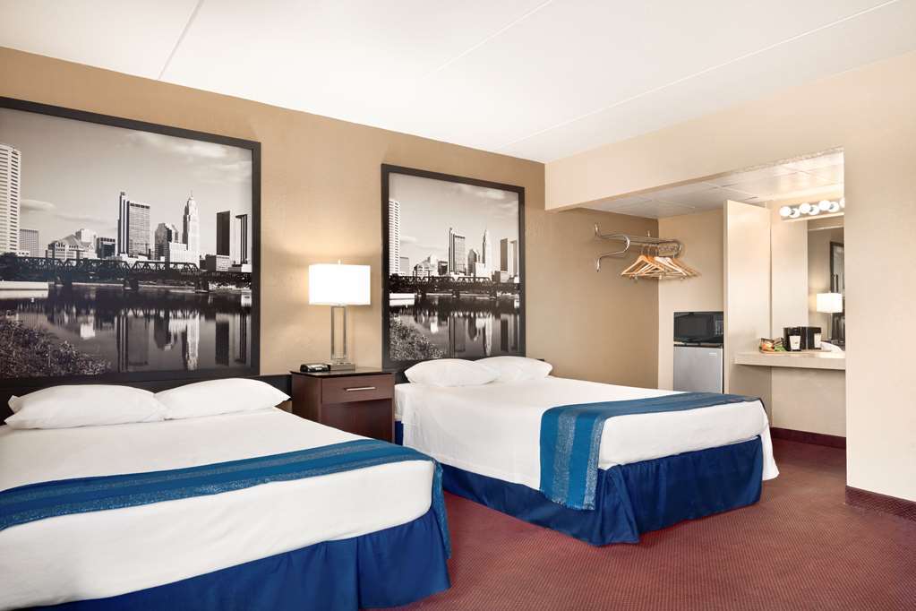 Super 8 By Wyndham Millbury/Toledo Hotel Room photo
