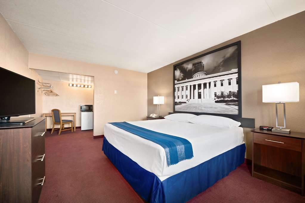 Super 8 By Wyndham Millbury/Toledo Hotel Room photo